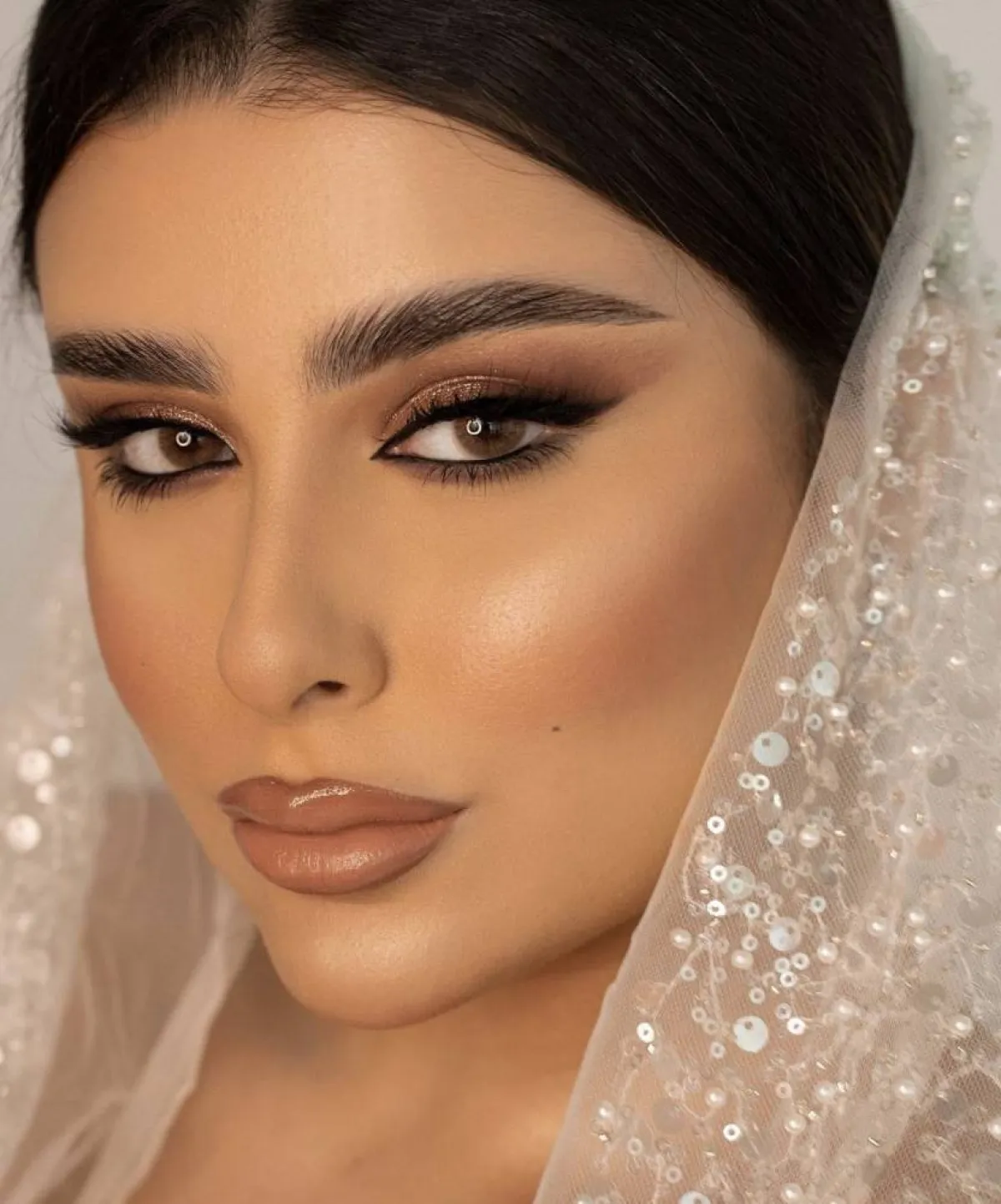 اريج ابراهيم بمكياج عروس ترابي