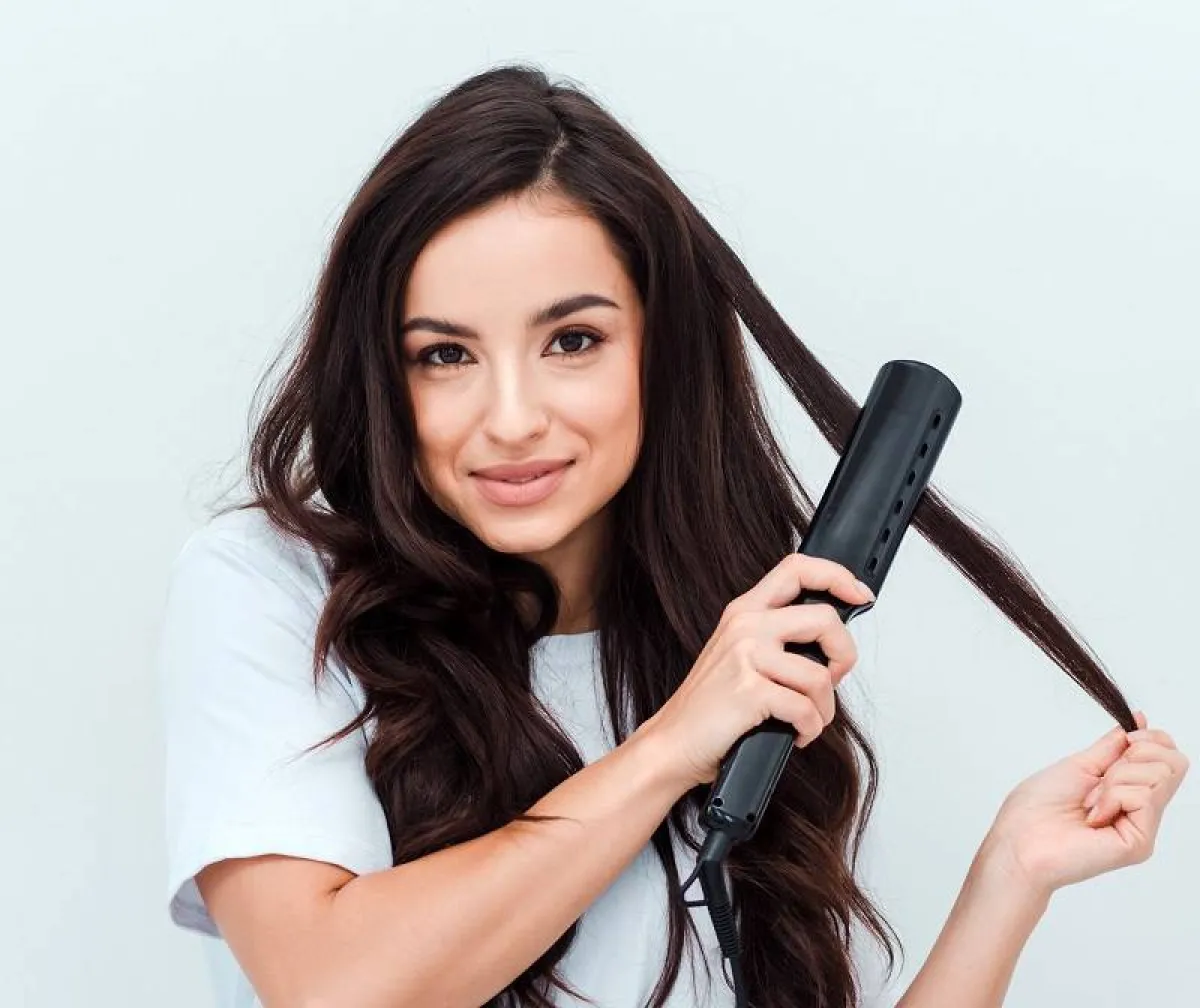 مكواة لفرد الشعر