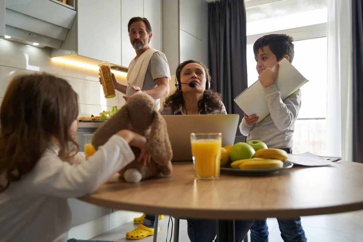 صورة طفل مزعج