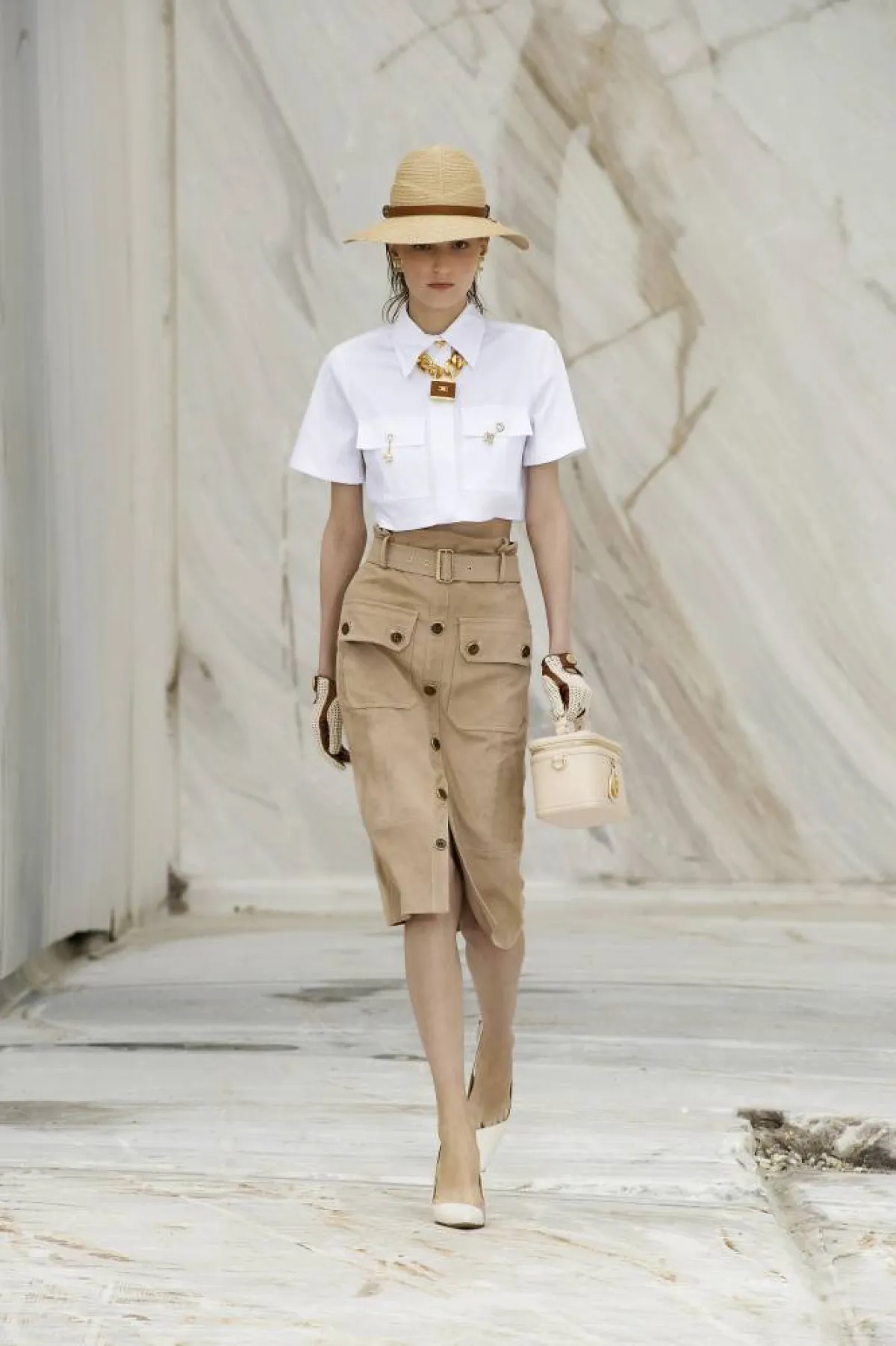 قميص باللون الأبيض من إليزابيتا فرانكي Elisabetta Franchi 