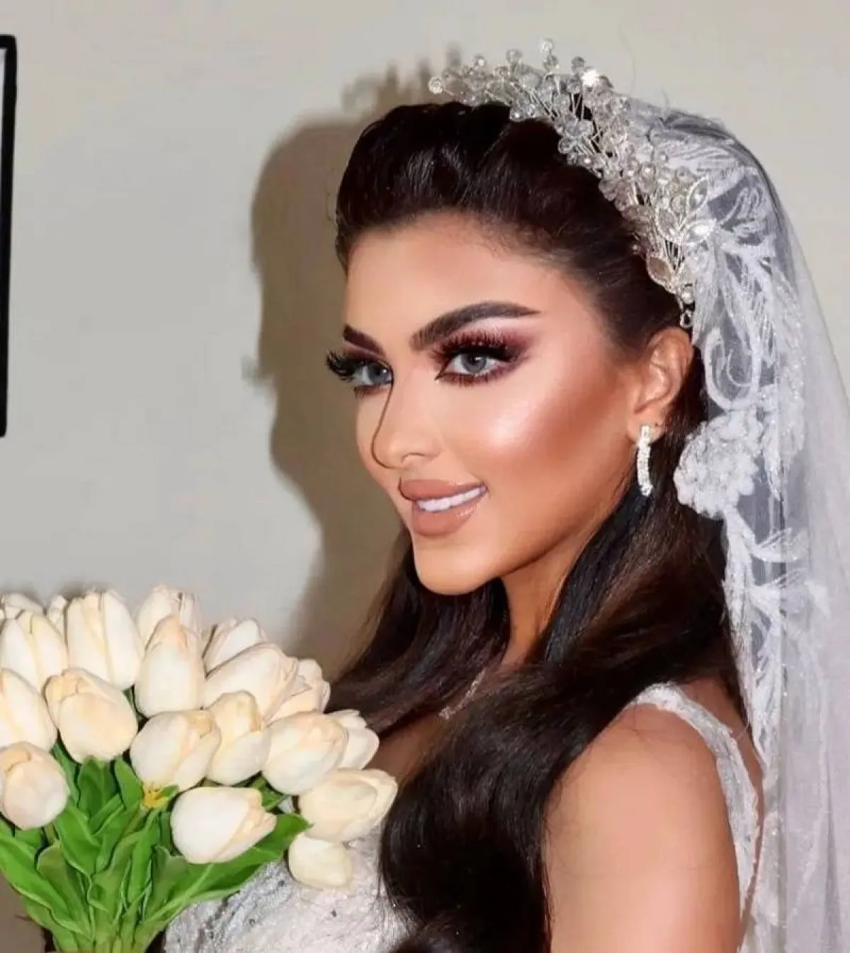 تسريحات شعر عروس ناعمة