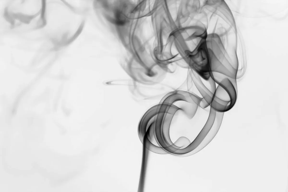 طرق متبعة في التخلص من رائحة الدخان في جنبات المنزل