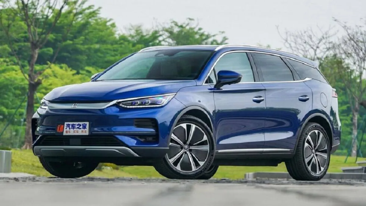 سيارة تانغ الصينية تواجه مرسيدس وتسلا