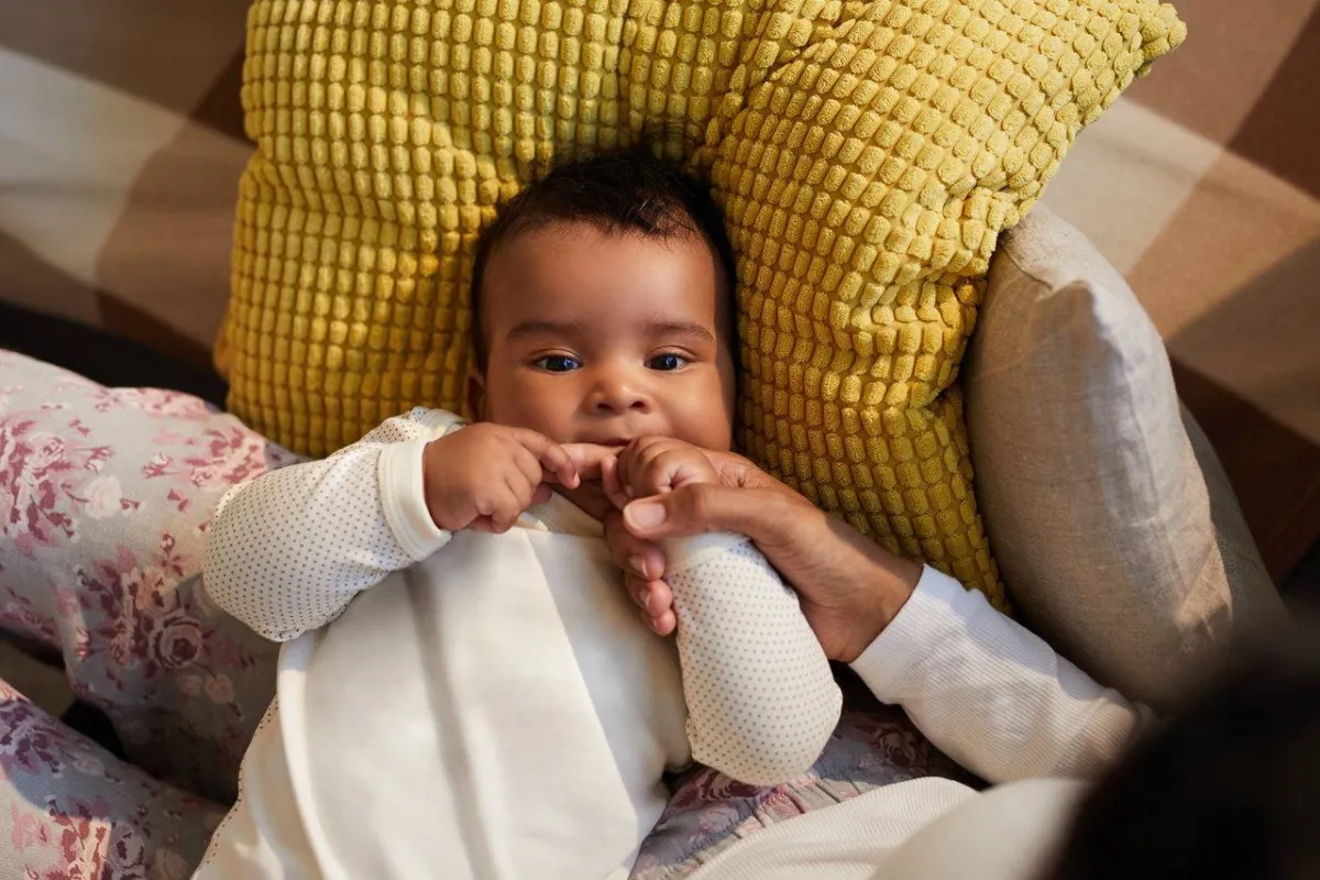 صورة لطفل في مرحلة التسنين