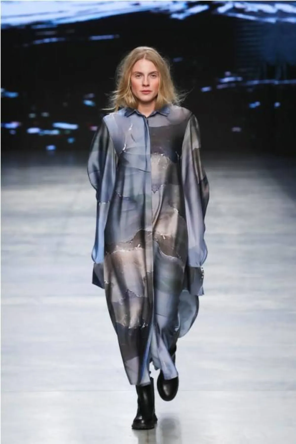 فستان فضفاض من أبزايفا  Abzaeva