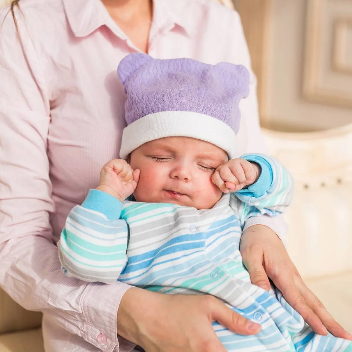 صورة لرضيع وأمه