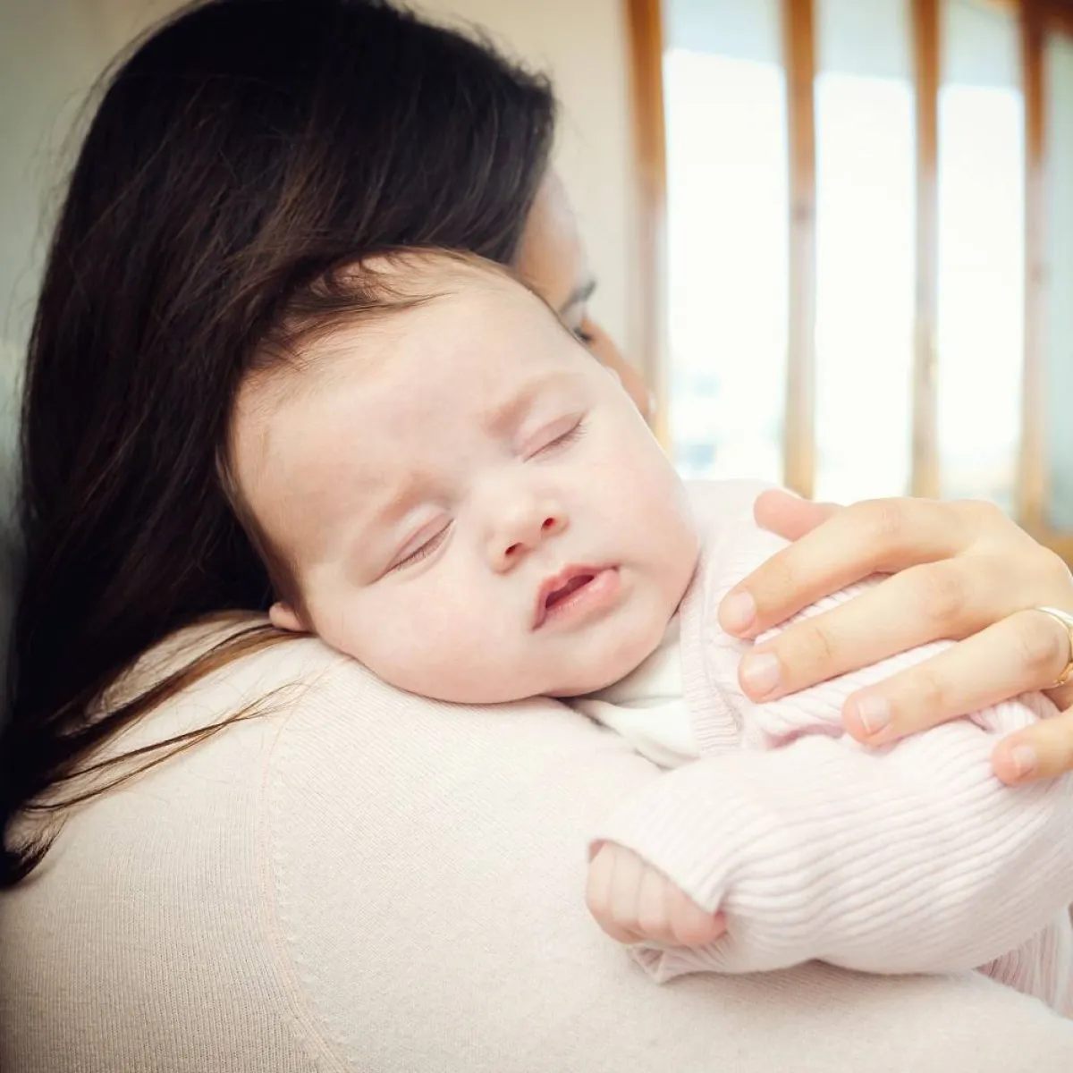 صورة لأم وطفلها