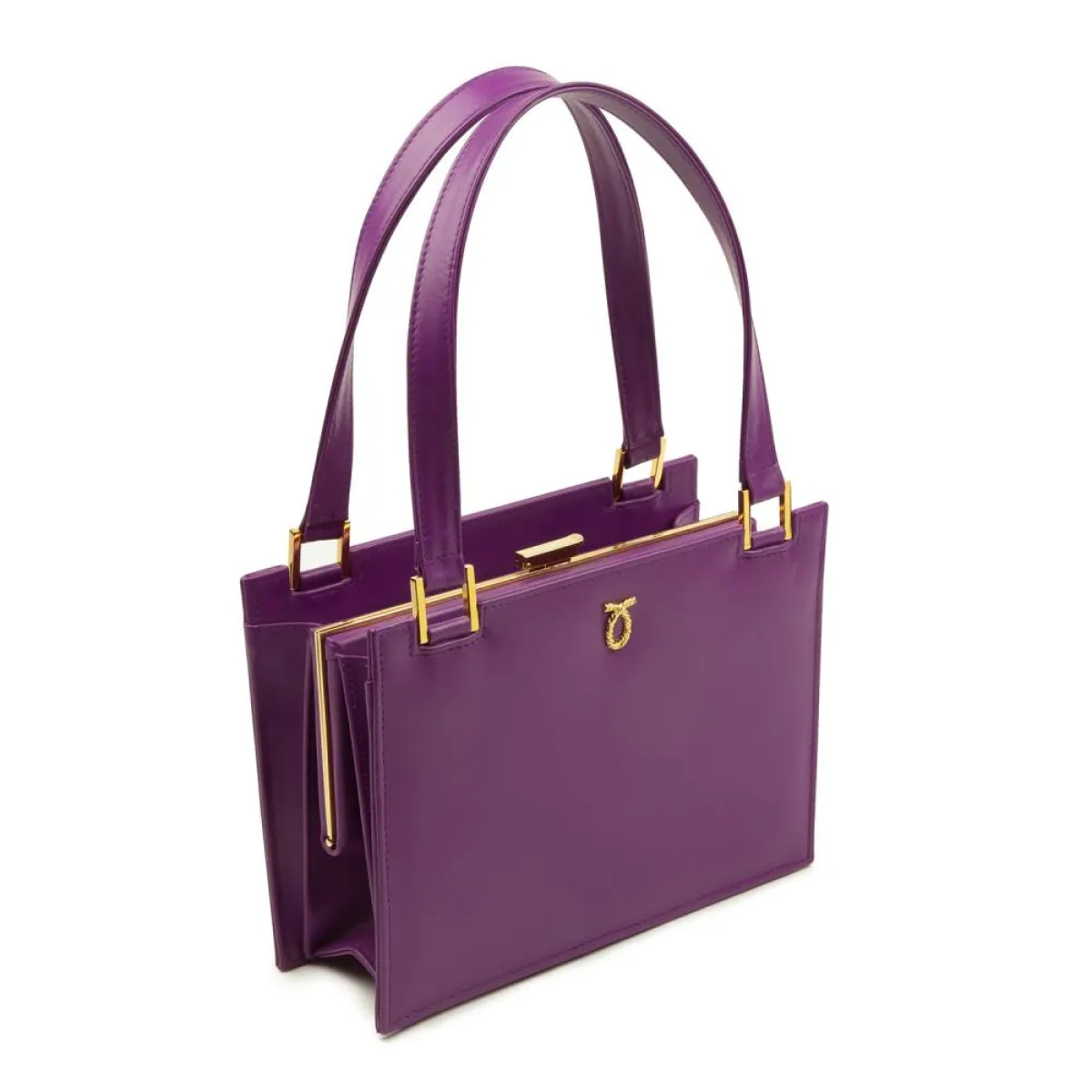 الحقيبة الجديدة للملكة إليزابيث- الصورة من موقع People