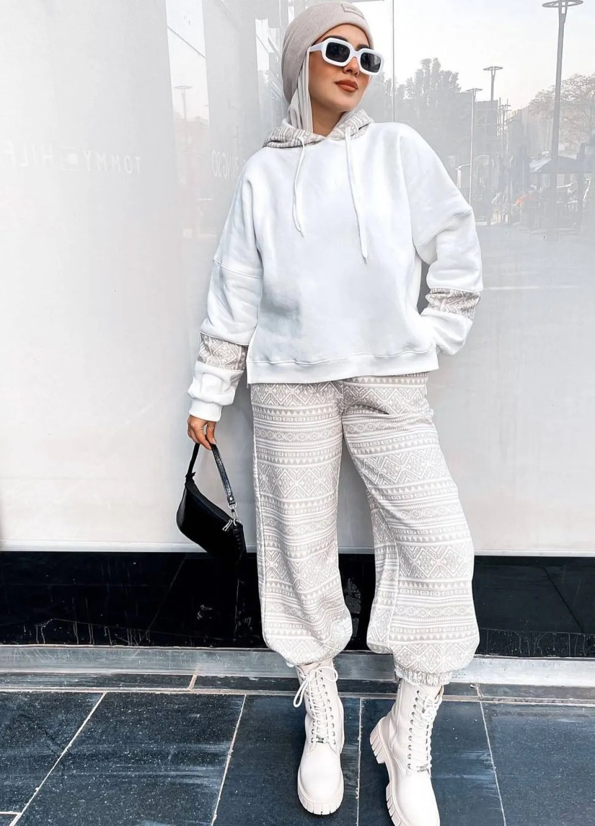 تنسيق البنطلون المطبع