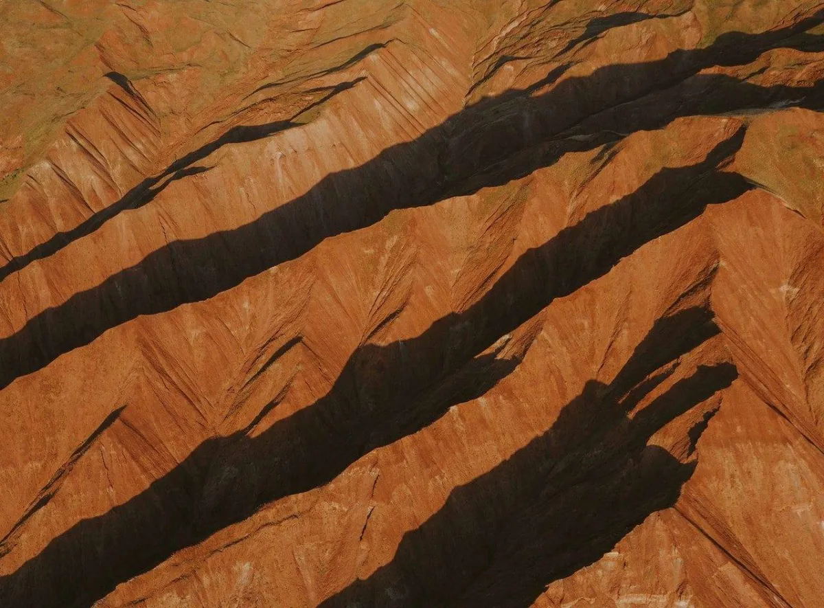 صورة أرض صخرية