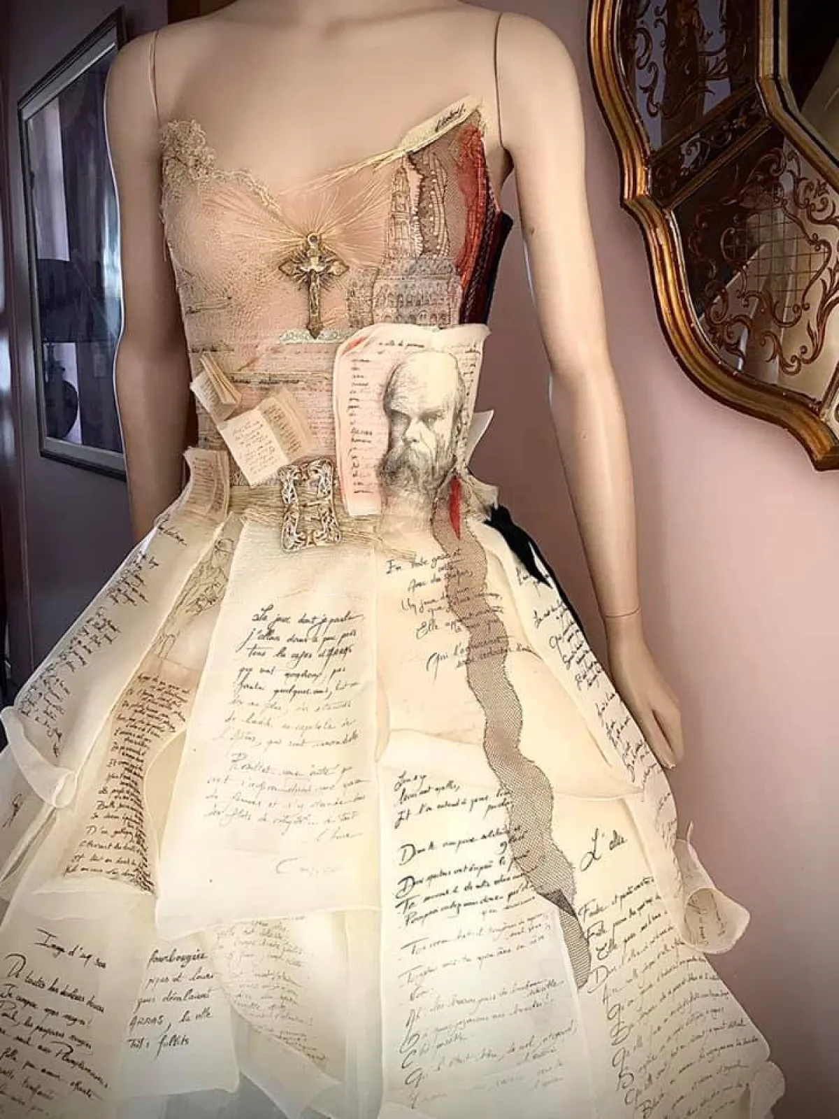 أزياء  سيلفي فاكون