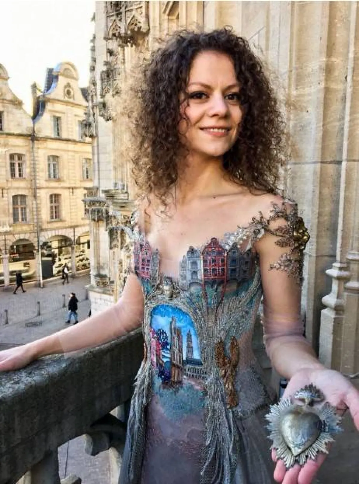 أزياء  سيلفي فاكون