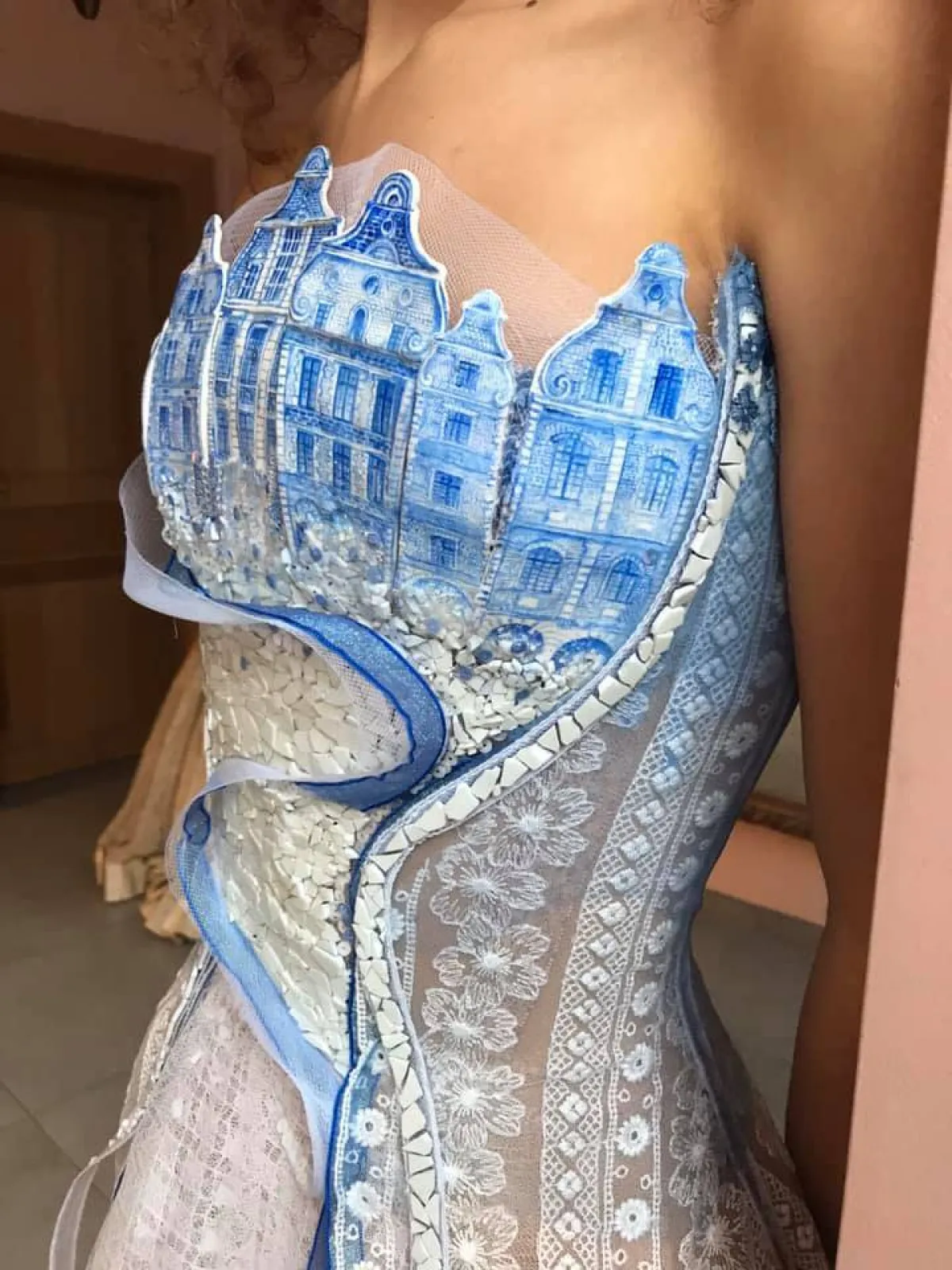 أزياء  سيلفي فاكون