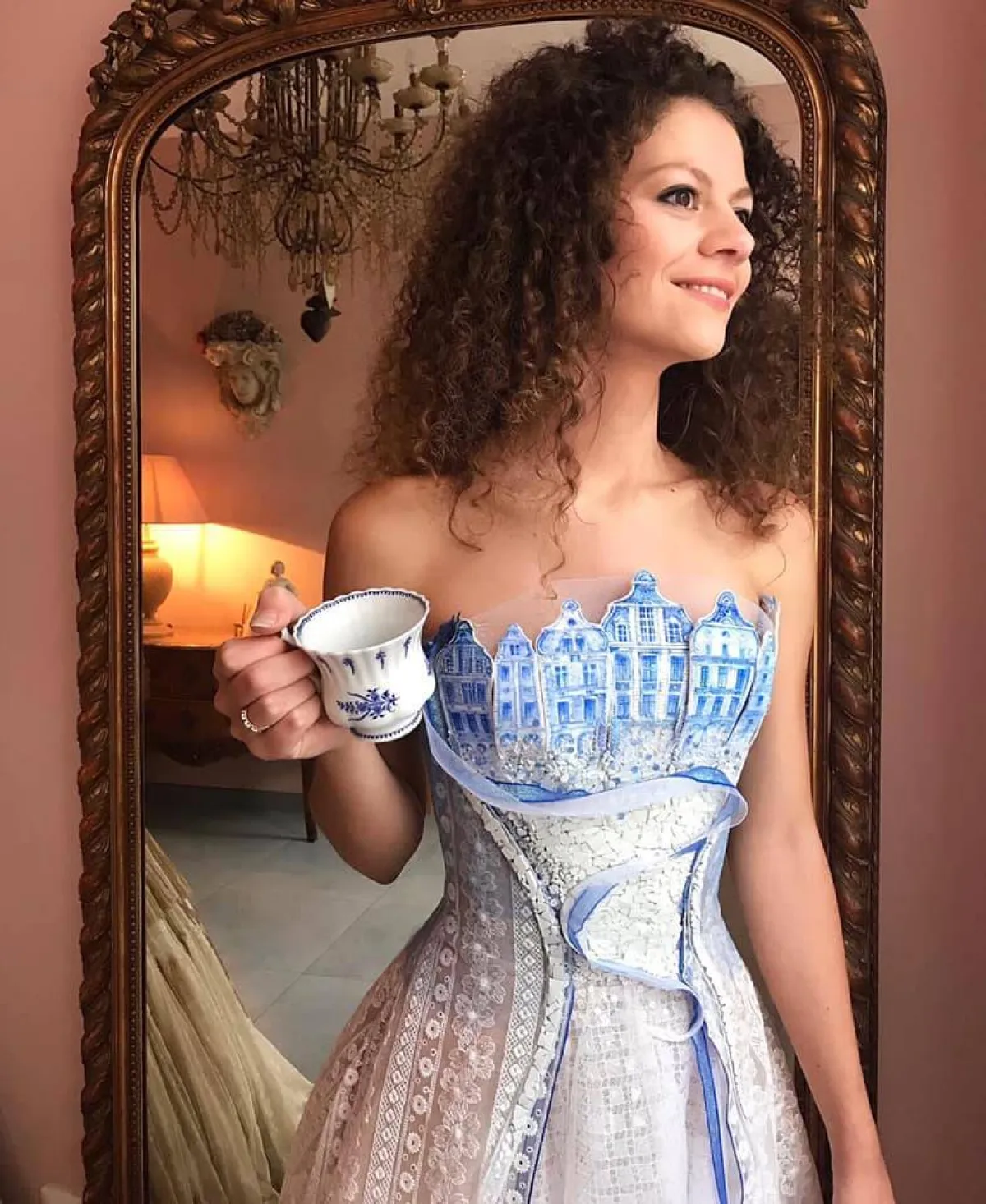 أزياء  سيلفي فاكون