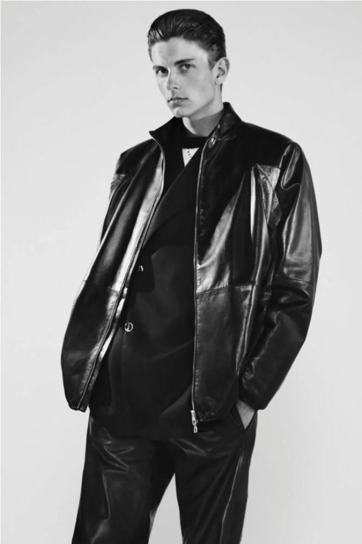 للرجل إطلالات رسمية من دانهيل  Dunhill