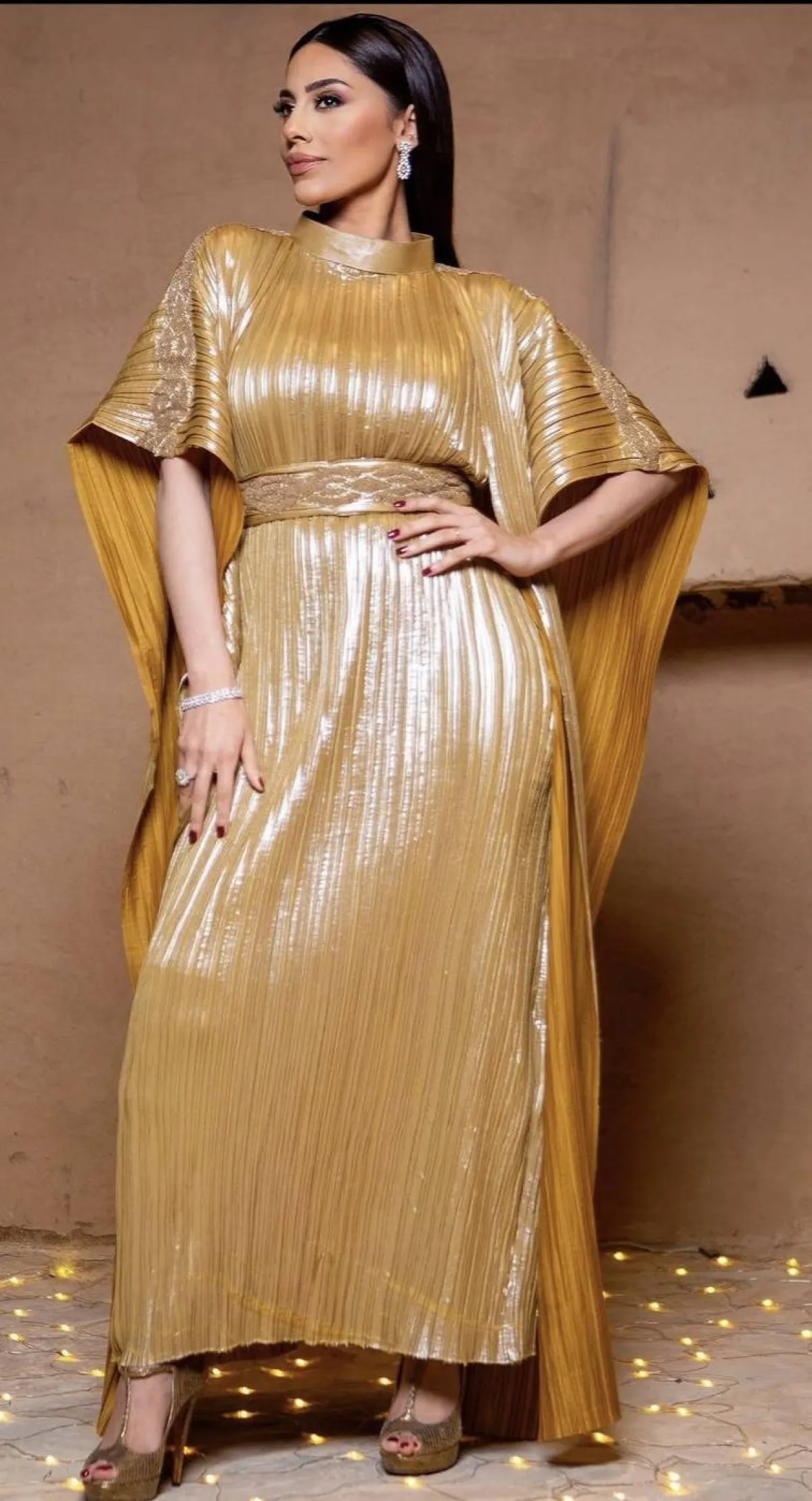فستان ذهبي