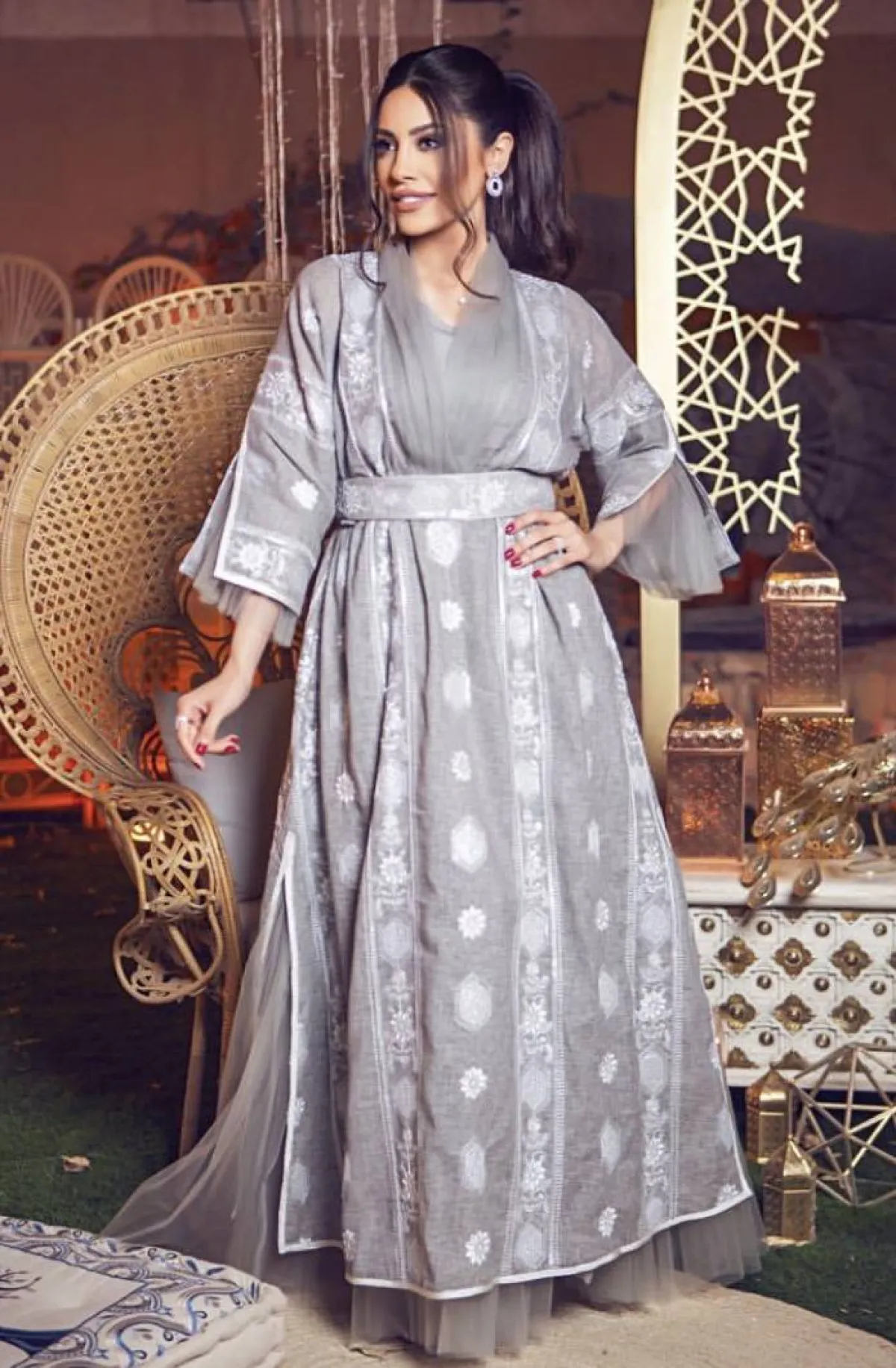 العباية الفضية