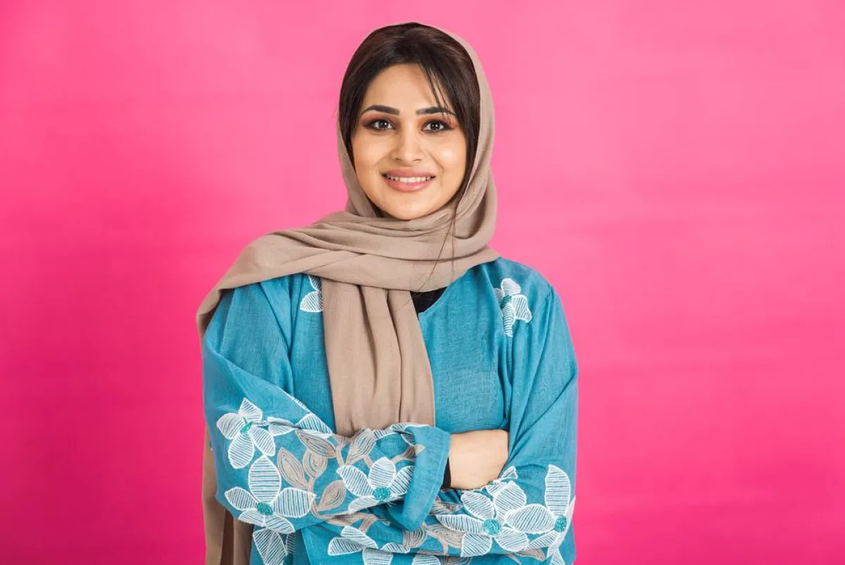 مكوّنات مُستخدمة في نزع البقع التي تلطّخ العباءة الملوّنة