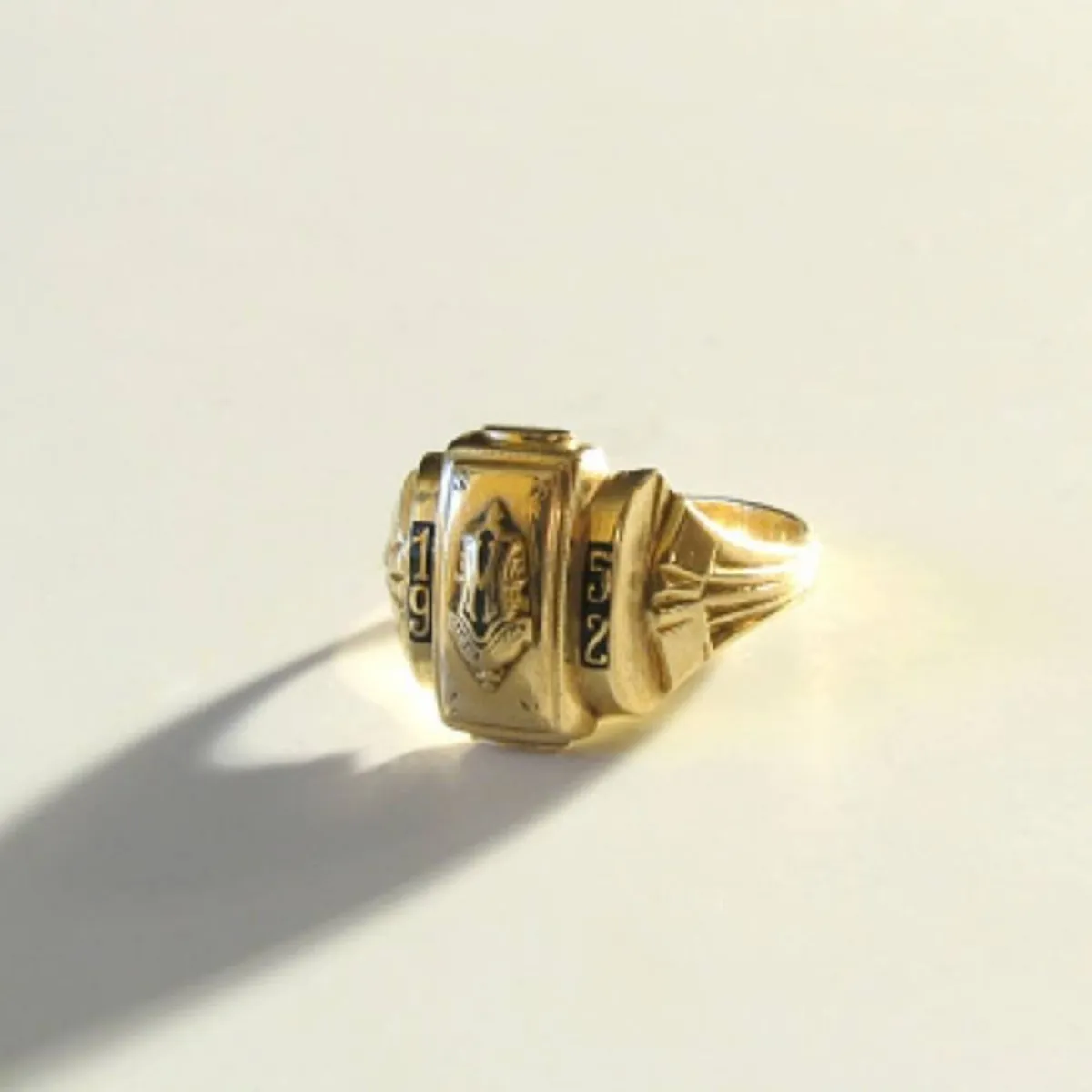 الخاتم للمتزوجة