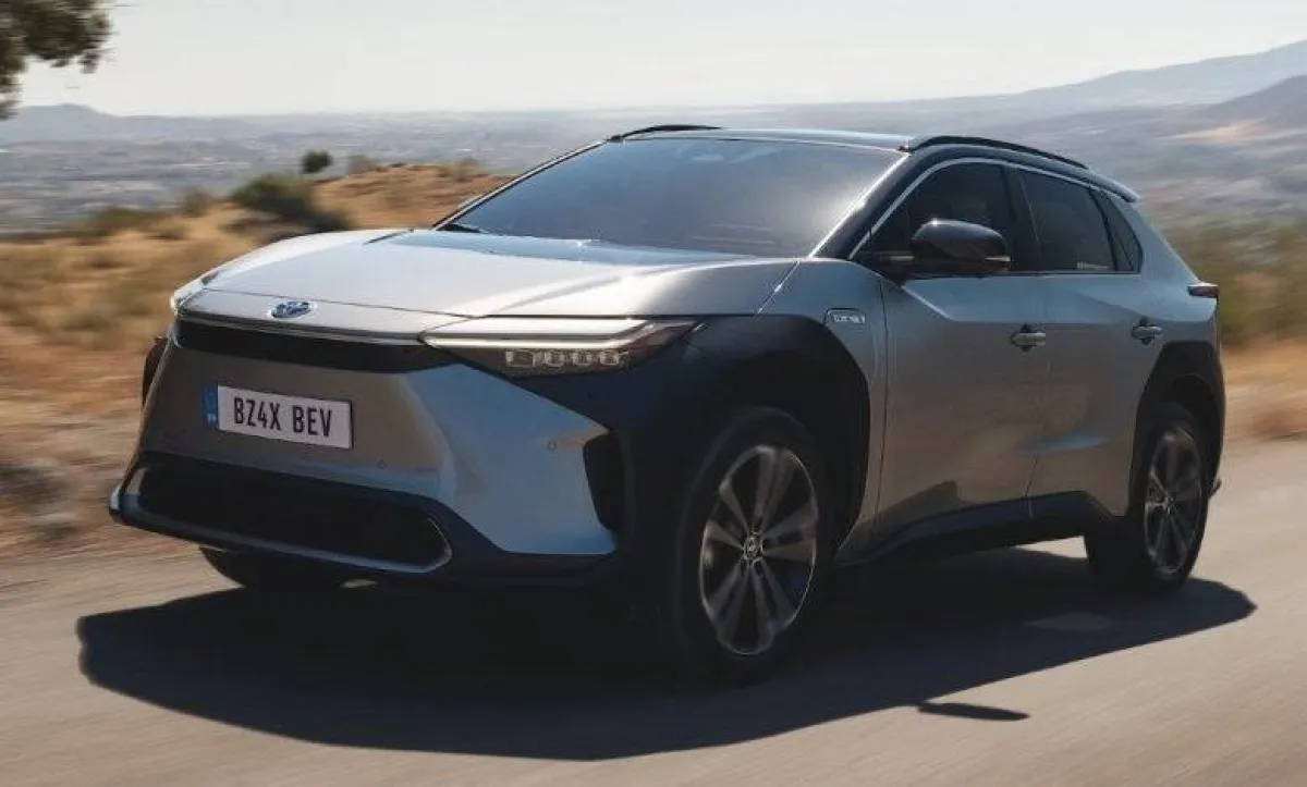 تويوتا تطرح أول سيارة كهربائية بالكامل