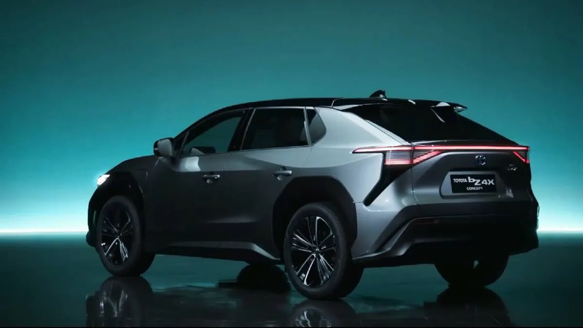 تويوتا تطرح أول سيارة كهربائية بالكامل