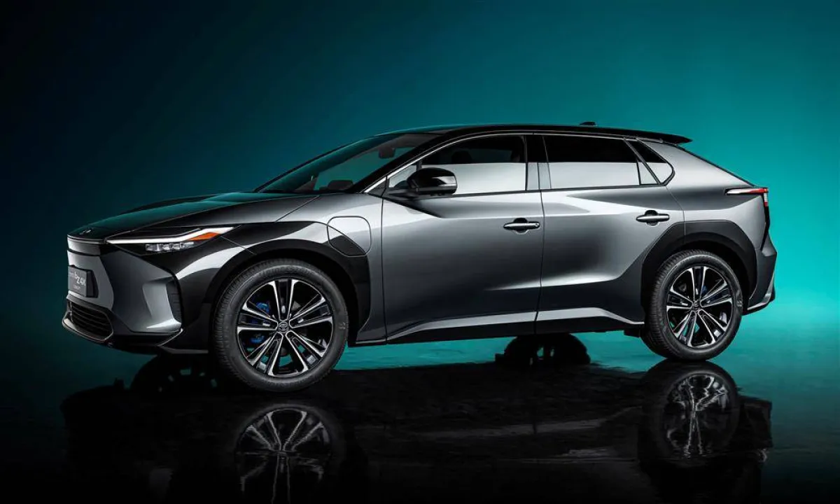 تويوتا تطرح أول سيارة كهربائية بالكامل