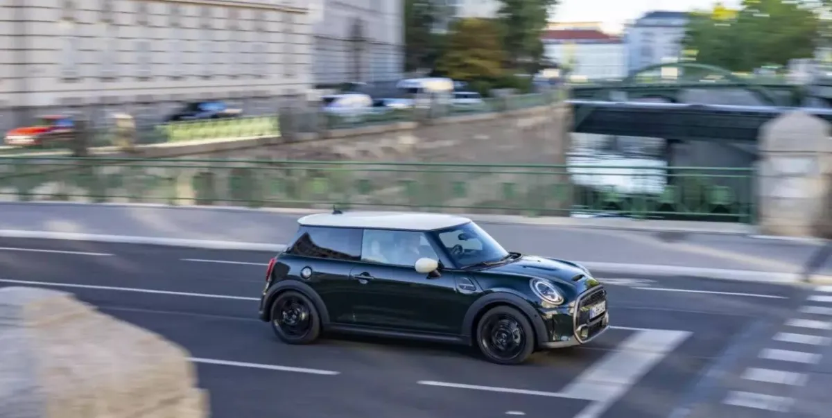 ميني تُزيل الستار كوبر إس روزولوت 2023