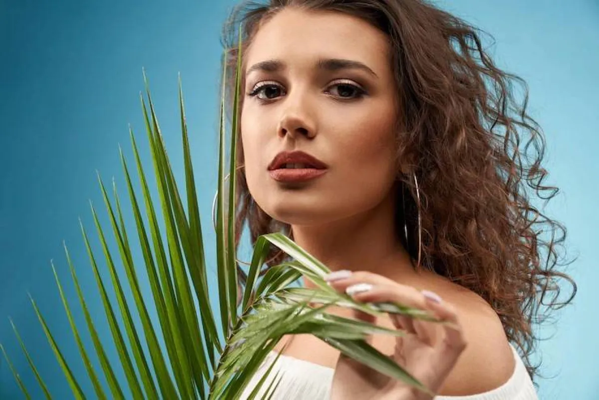 كيفية تطبيق مكياج بدوم كونسيلر وكريم اساس