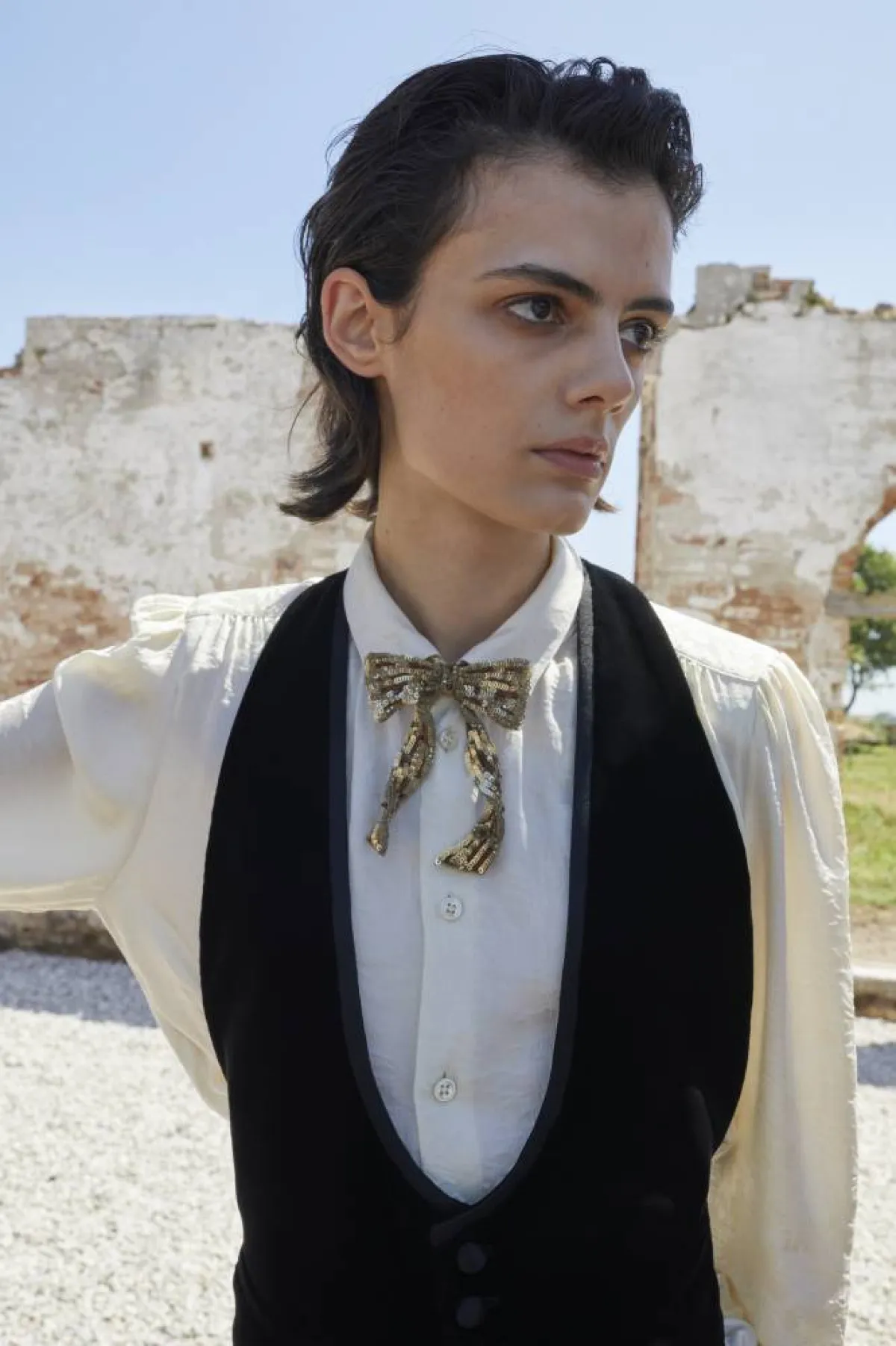 ربطة عنق كلاسيكية من Saint Laurent 