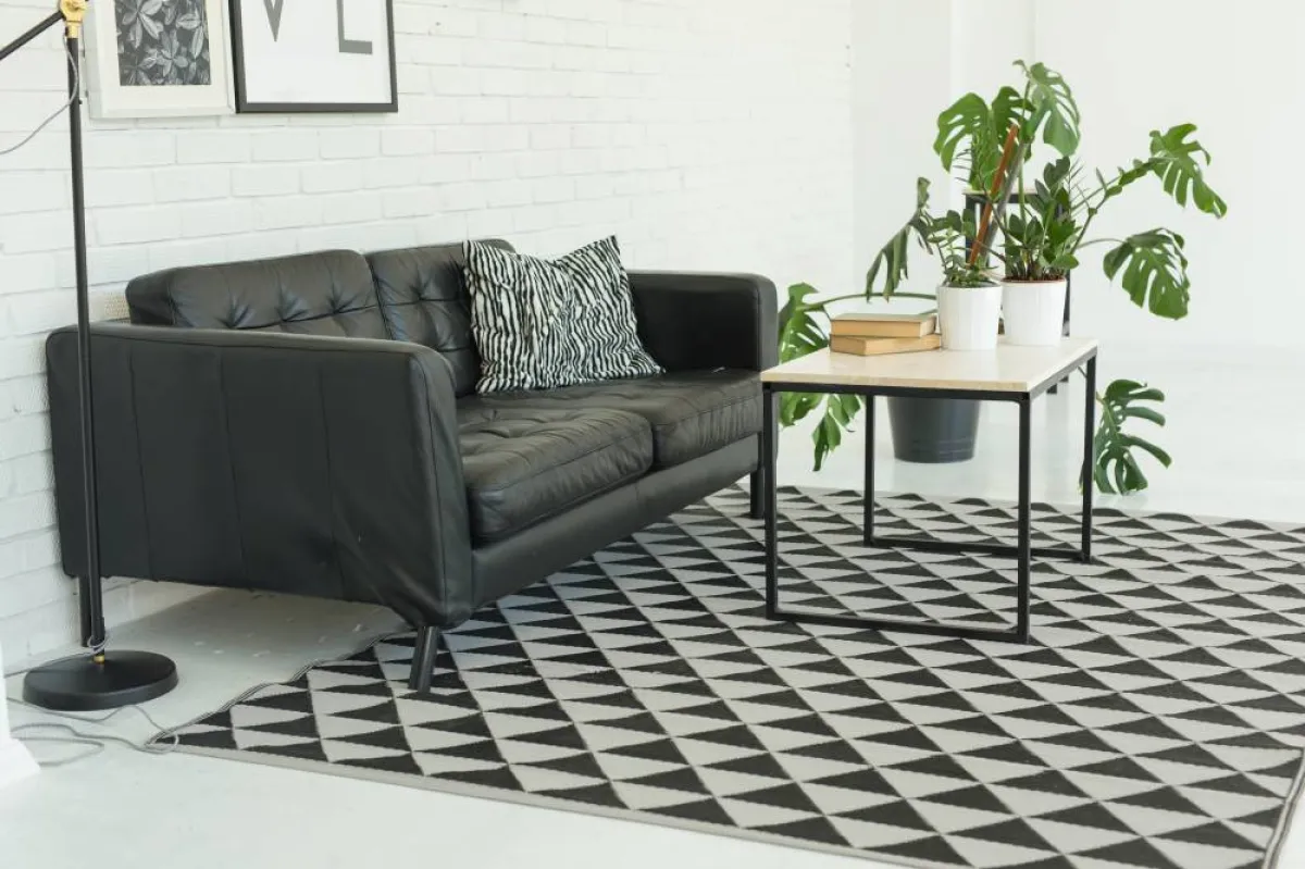 نشاء الذرة ينظّف الأثاث الجلدي 