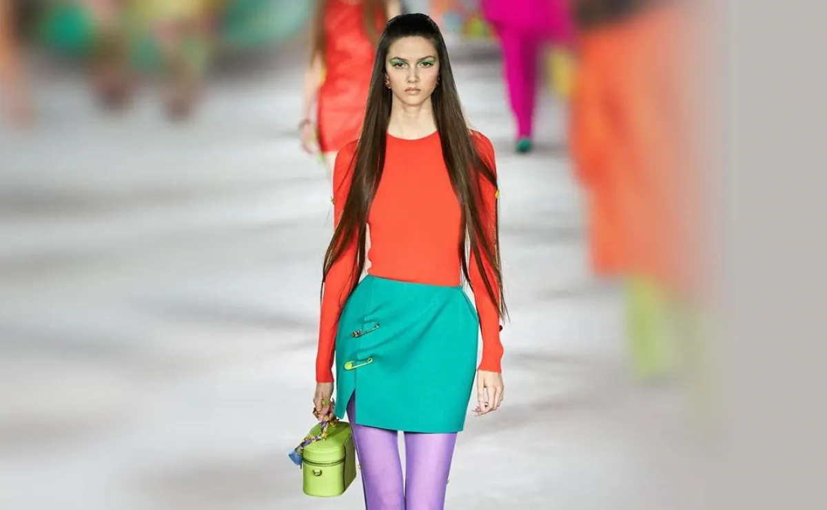 حقيبة ملوّنة من فيرساتشي Versace