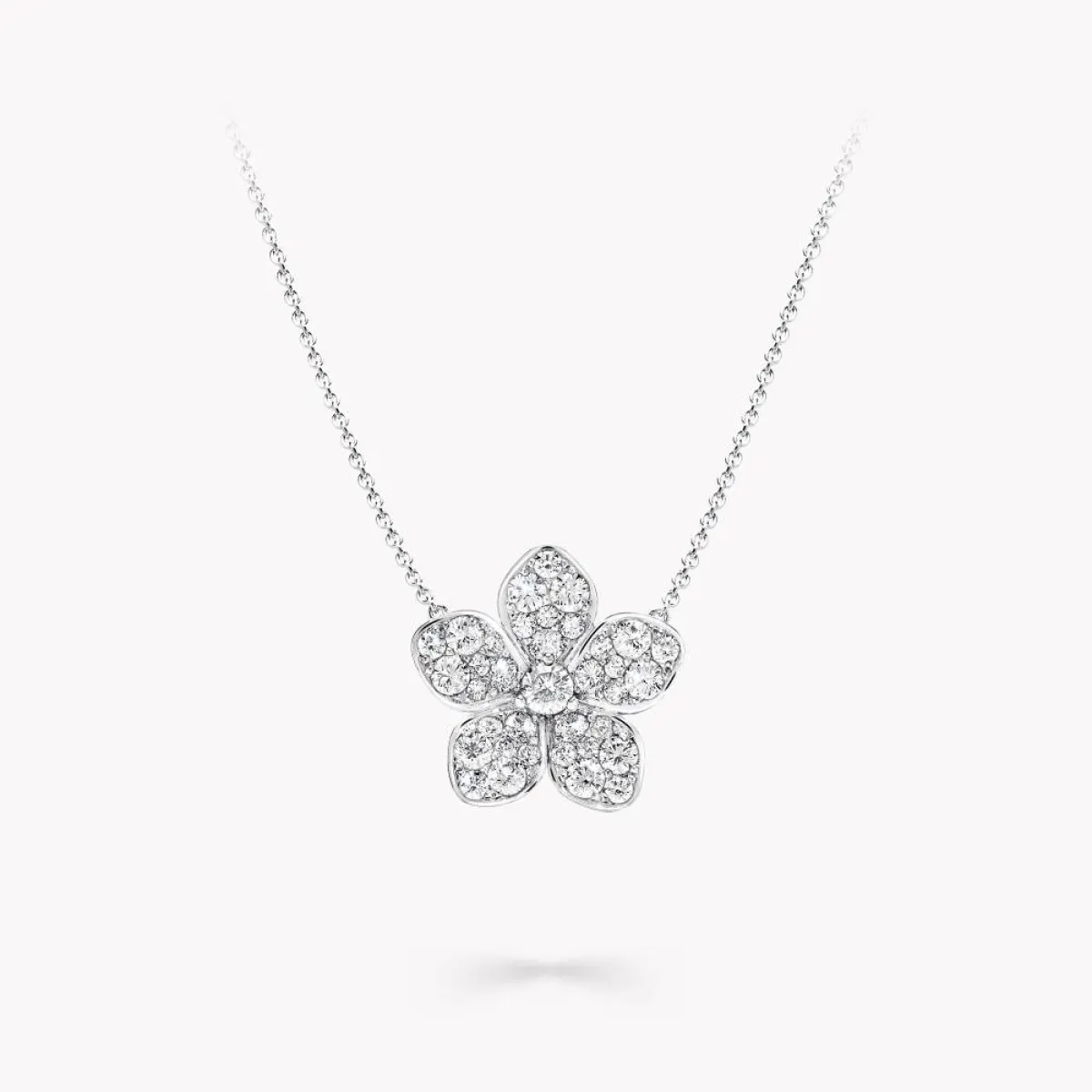 قلادة من وحي زهور الأوركيد من غراف Graff