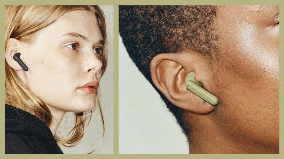 صورة سماعات من مواد معاد تدويرها