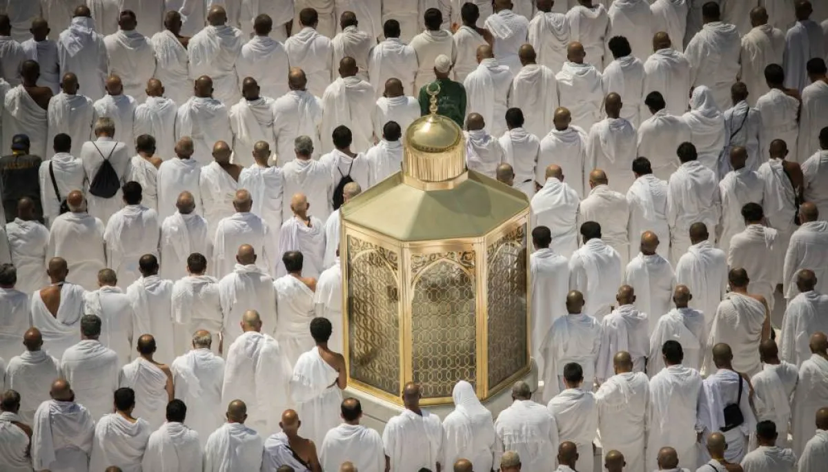 معتمرون آمنون 