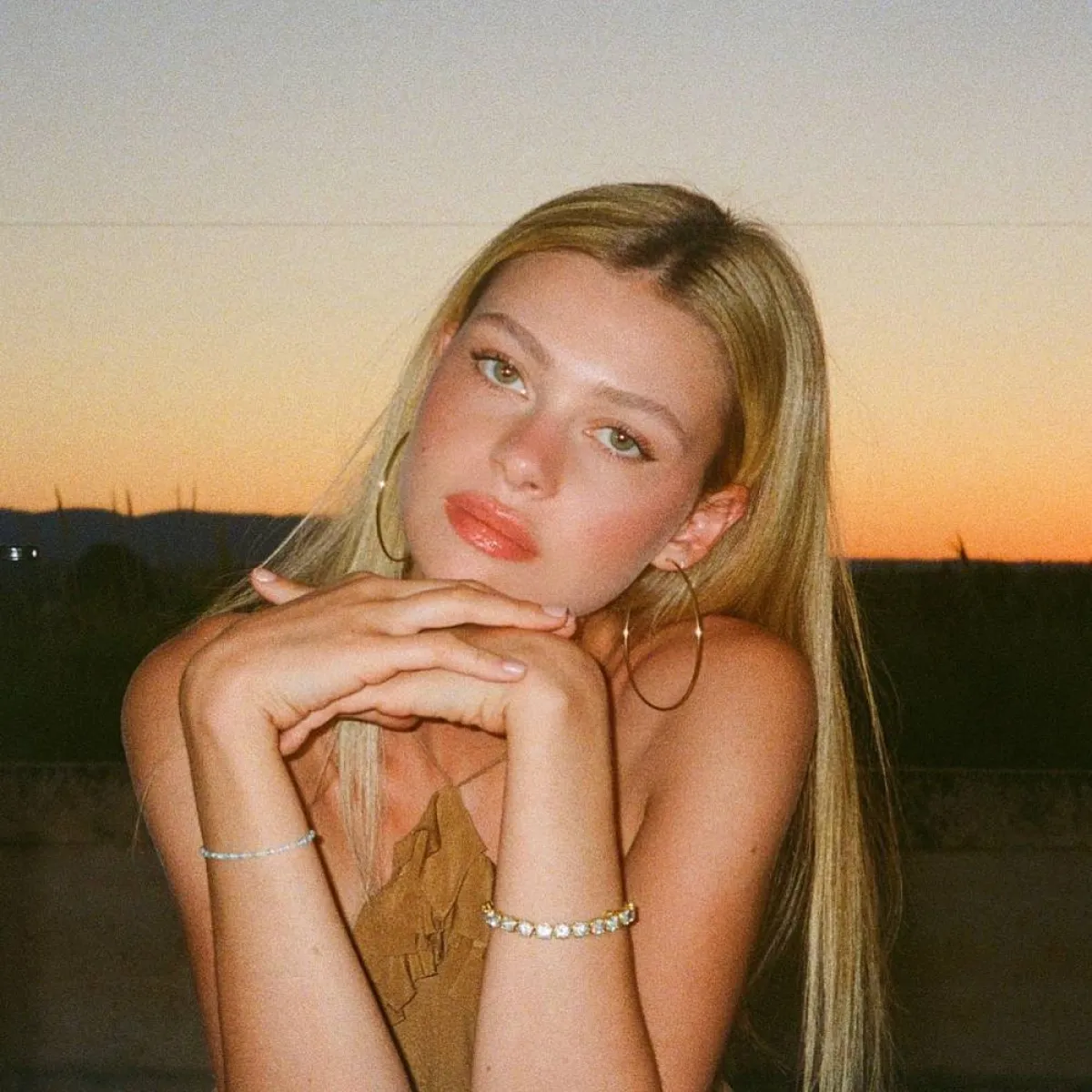 العروس نيكولا بيلتز بيكهام-الصورة من حساب النجمة على انستغرام