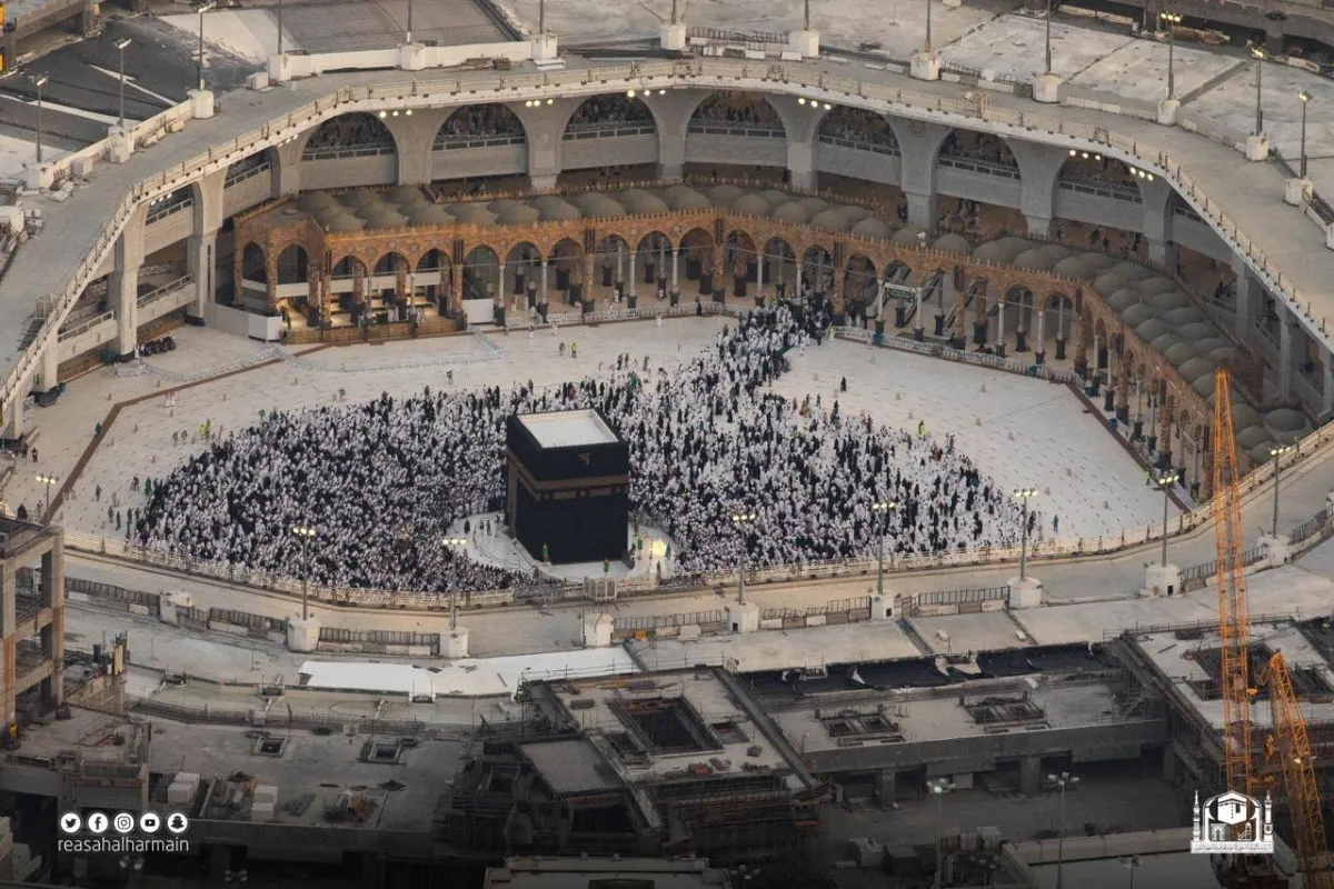 مجموعة من الصور الملتقطة من ارتفاع 1000 متر للمسجد الحرام