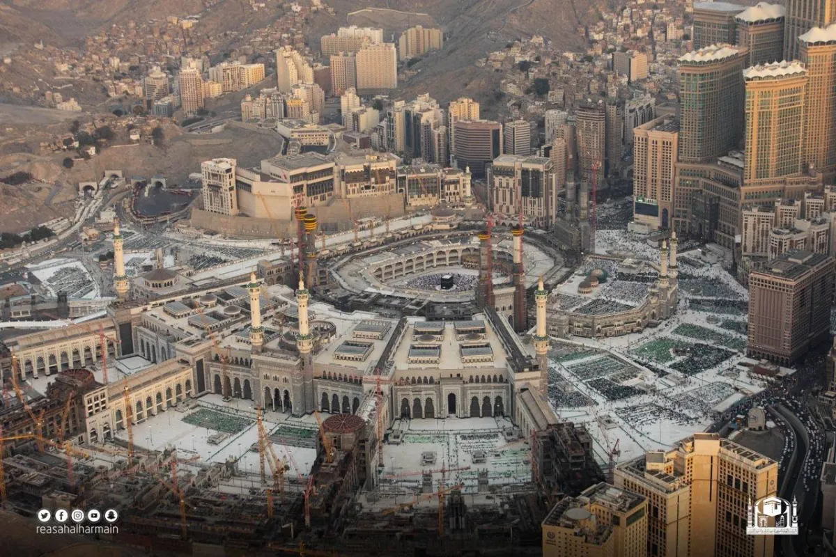 مجموعة من الصور الملتقطة من ارتفاع 1000 متر للمسجد الحرام