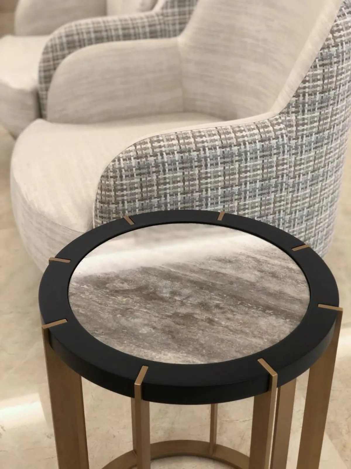 الألوان الحيادية في المنزل الفخم