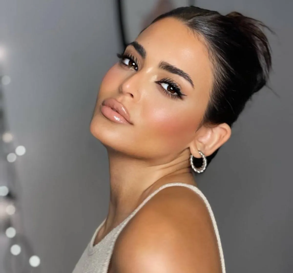 رسمات أيلاينر عصرية من وحي أسماء جلال