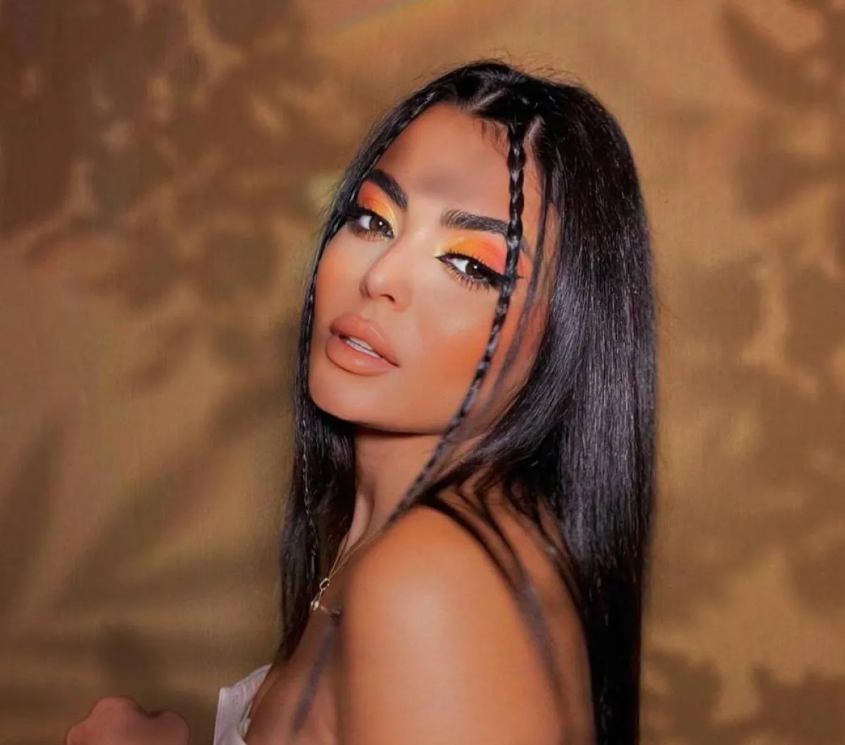 مكياج عيون ناري من وحي أسماء جلال