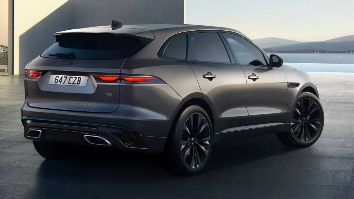 جاجوار تكشف عن 300 sport و 400 sport من F-Pace بمحركات رياضية