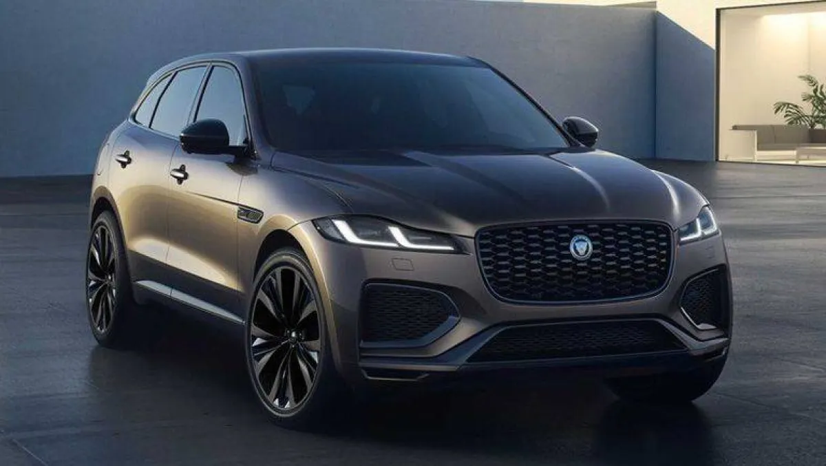 جاجوار تكشف عن 300 sport و 400 sport من F-Pace بمحركات رياضية