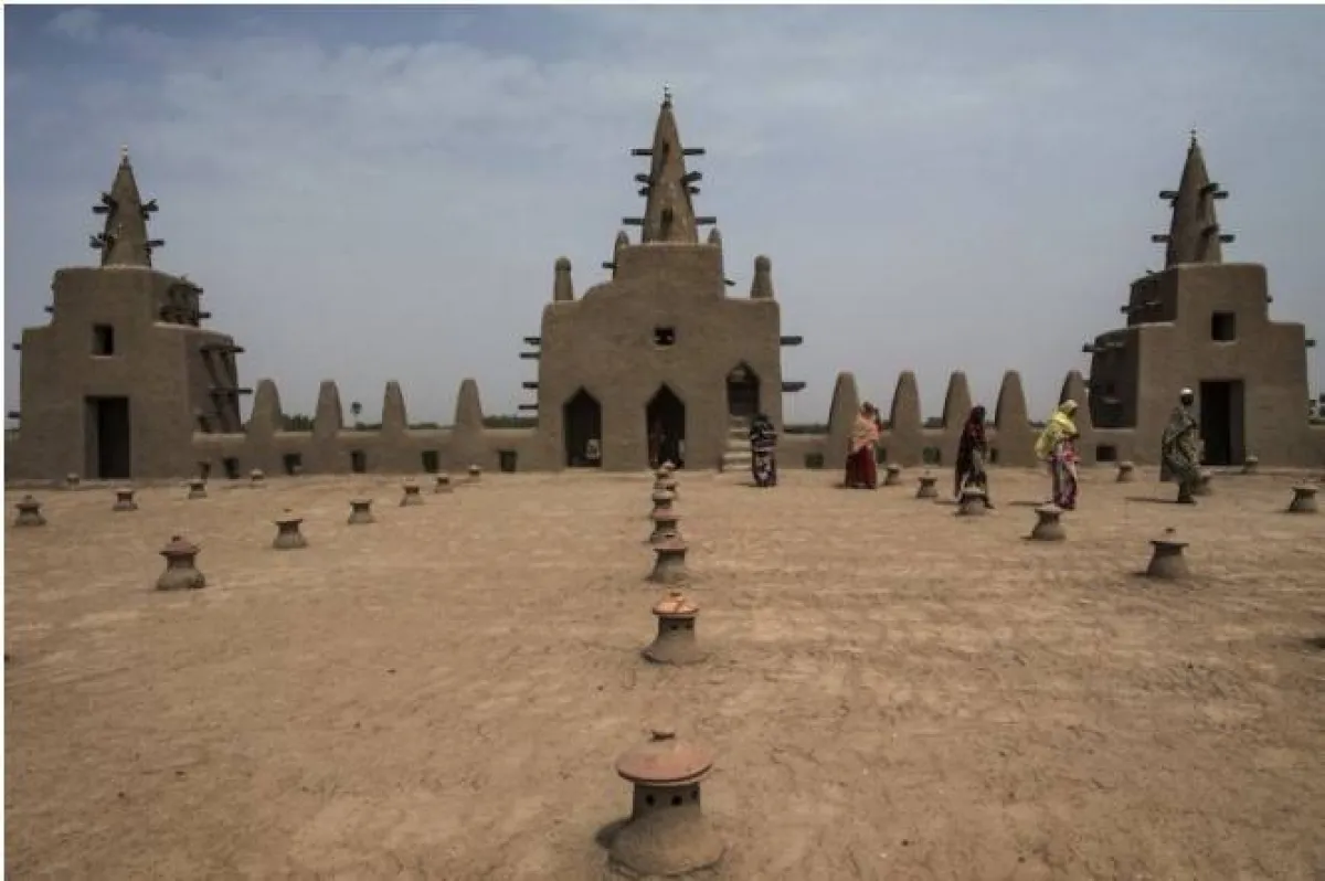  مسجد من الطوب اللبن