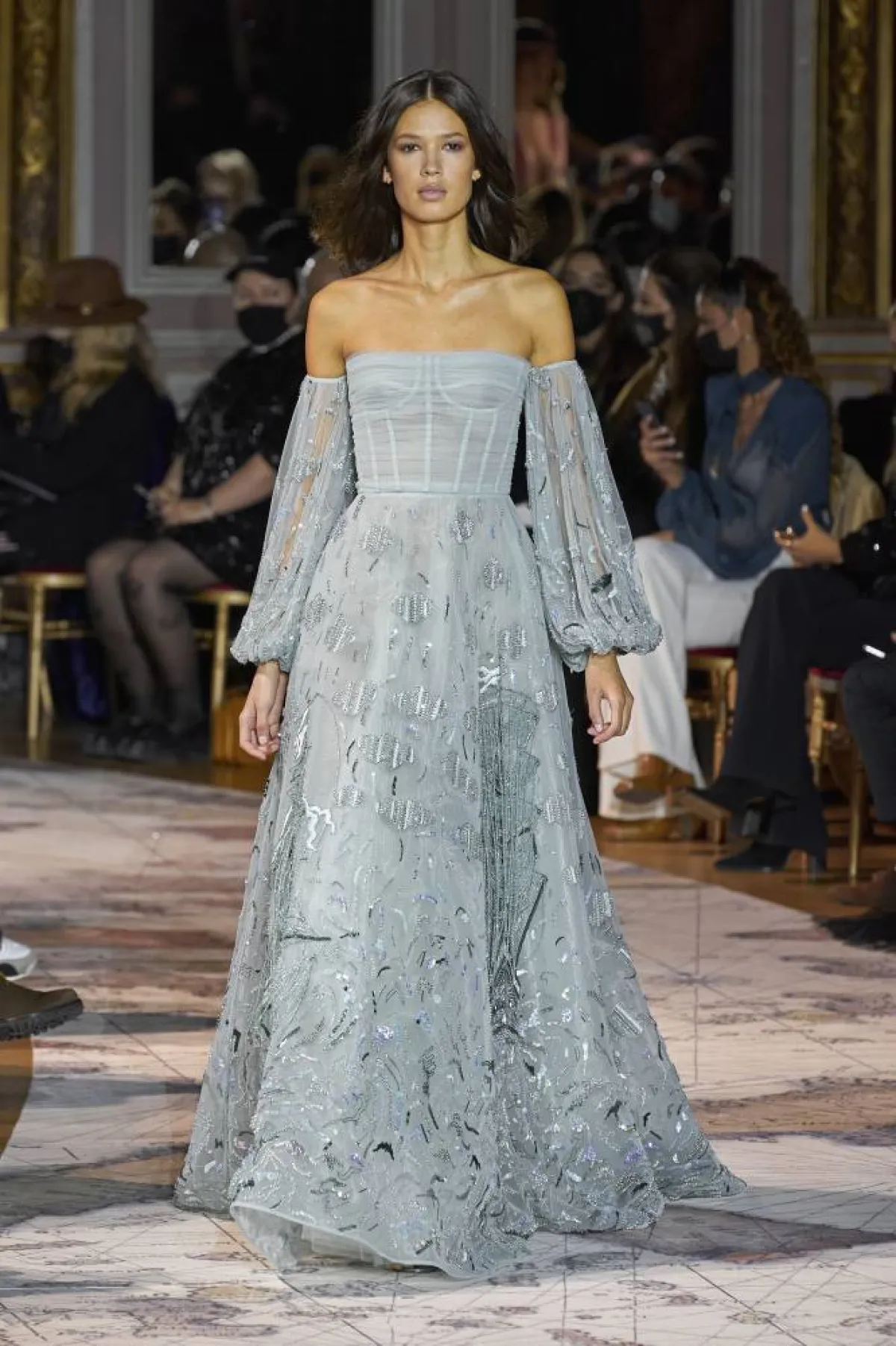 فساتين سهرة فاخرة للمناسبات الهامة