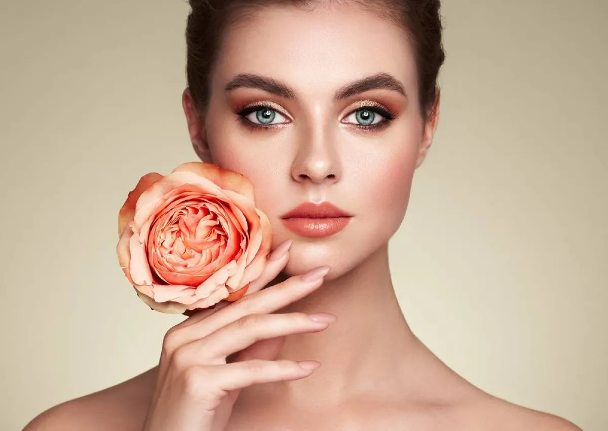 فوائد ماء الورد للبشرة