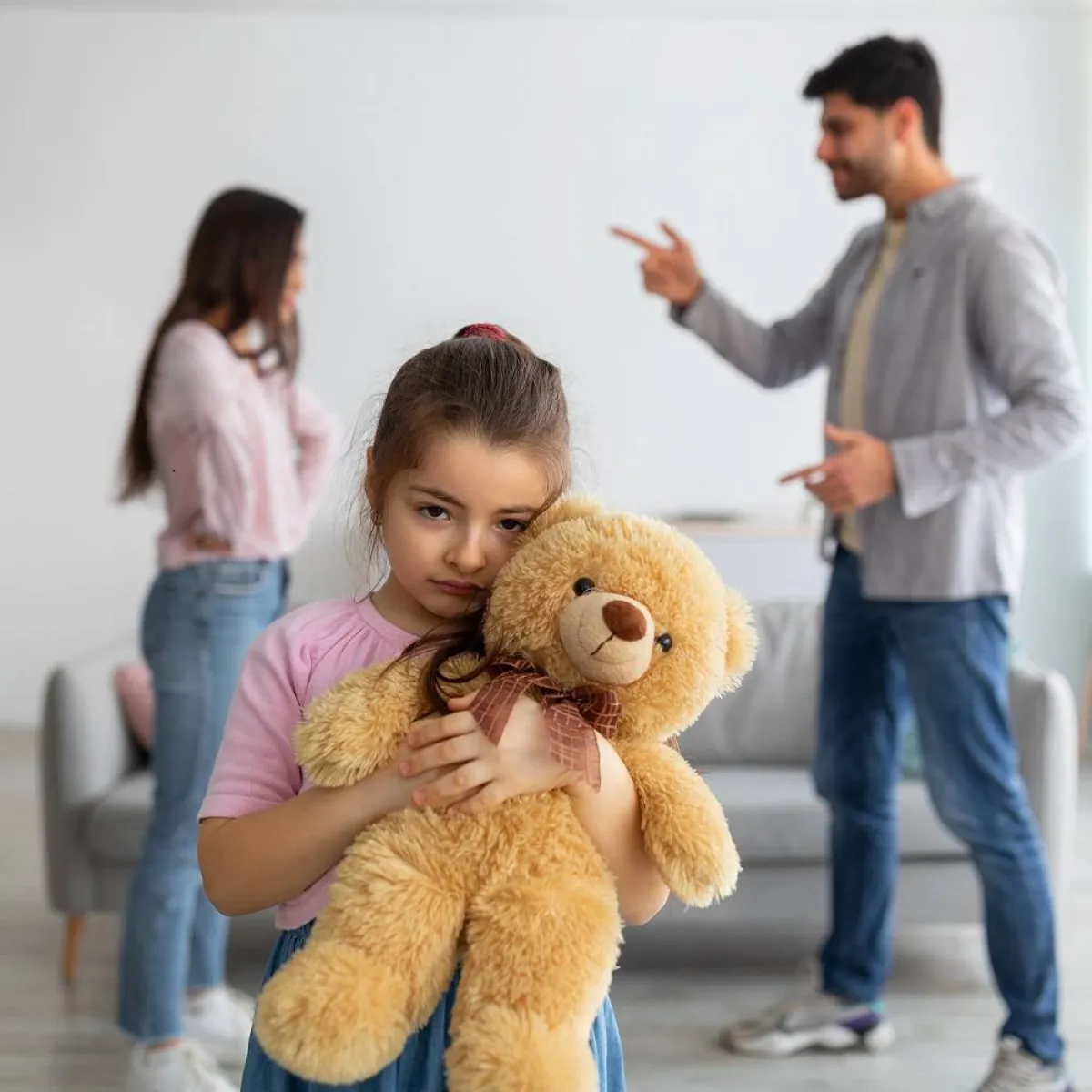 صورة لأسرة تتعارك