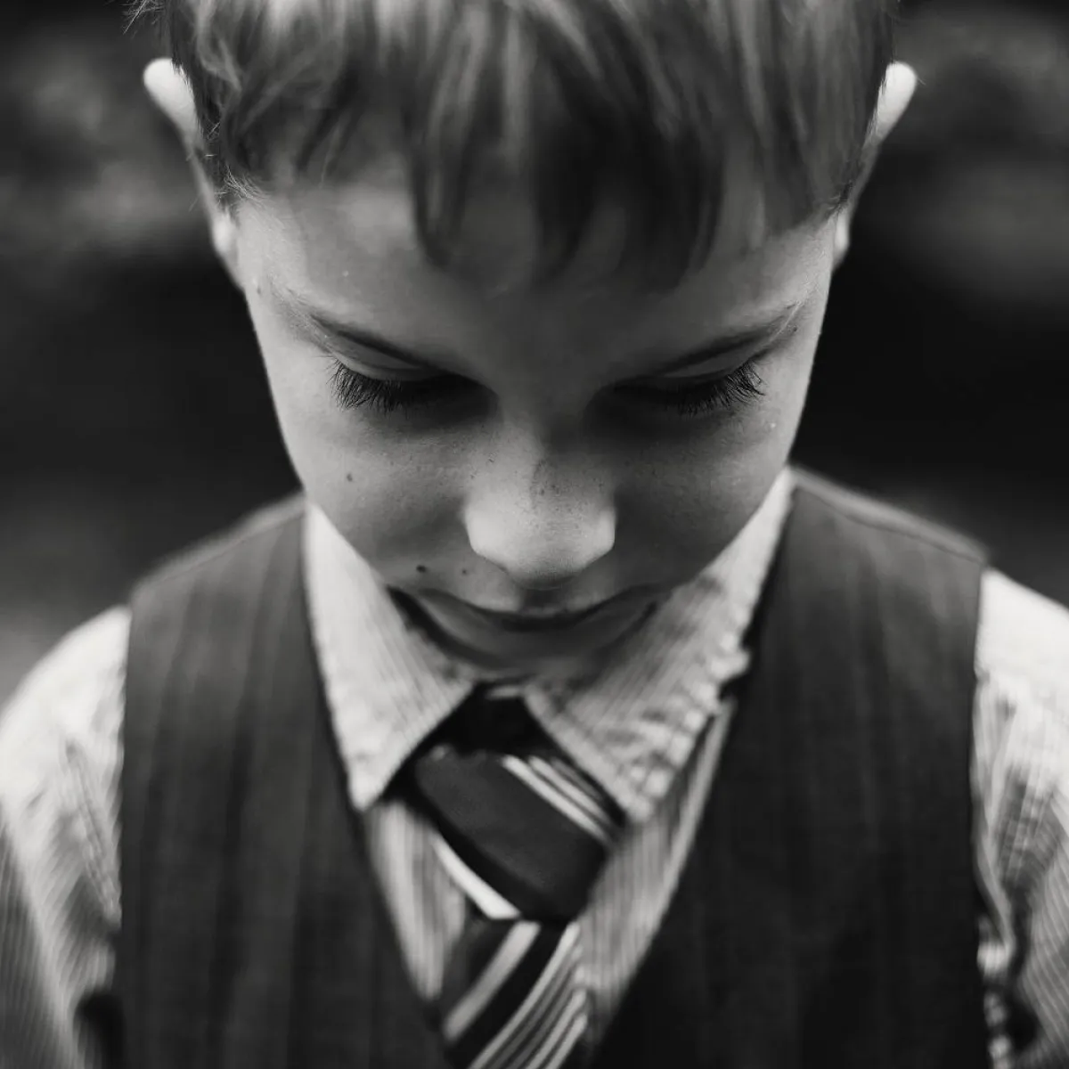 صورة لطفل يفتقد الأمان