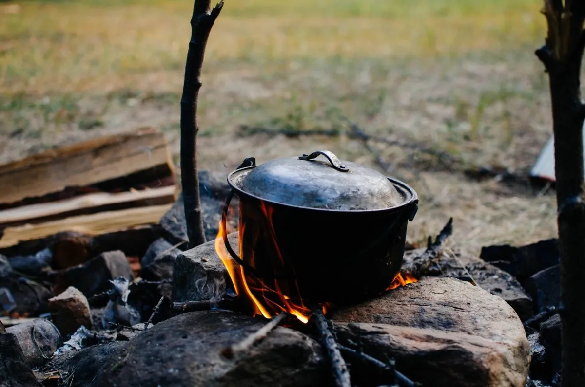 صورة لقدر على النار