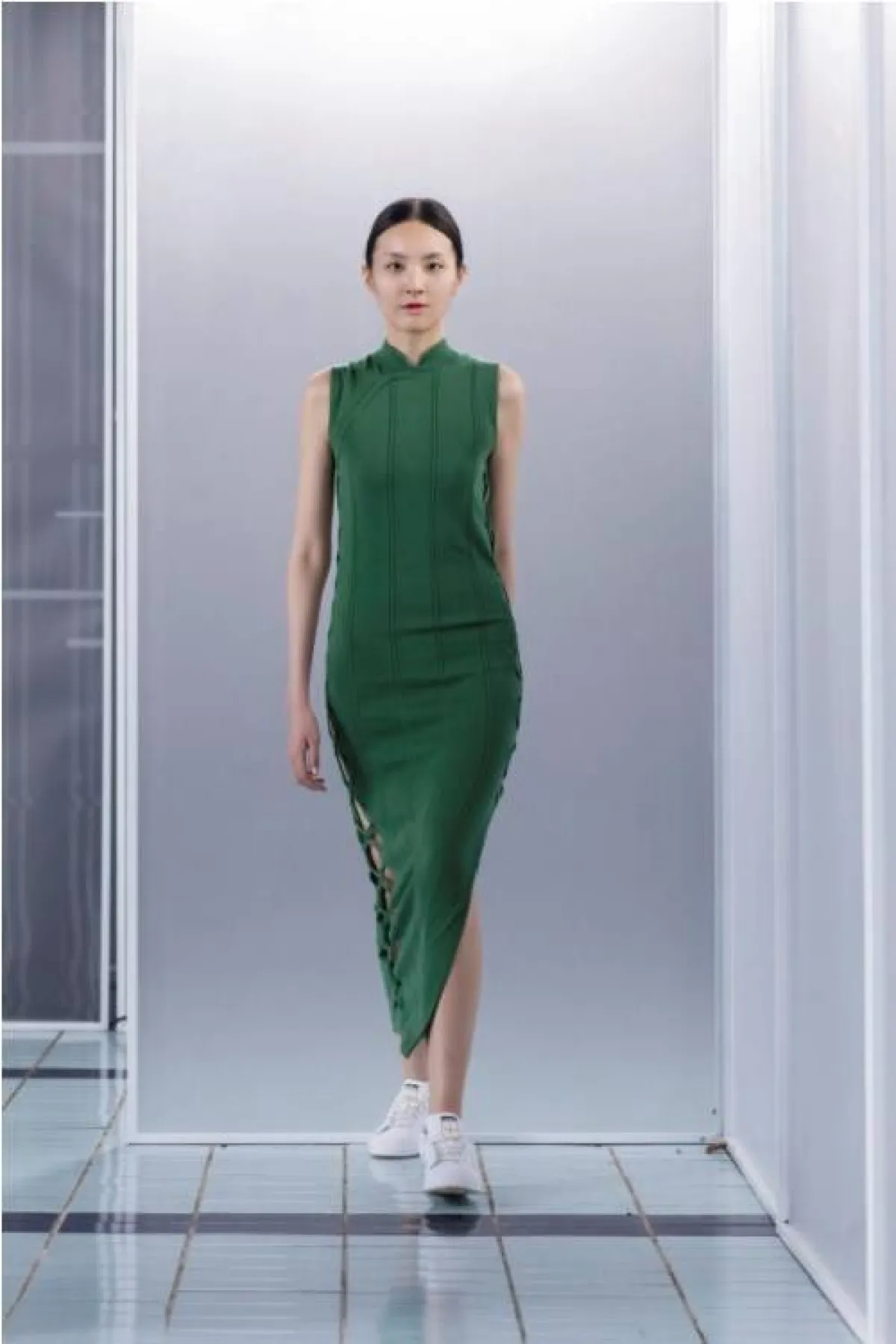 فستان بقصّة مستقيمة من أبو جان  Apujan