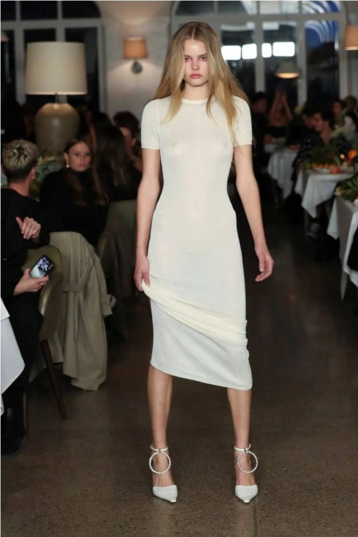 فساتين بقصّة مستقيمة من اوتور  Auteur